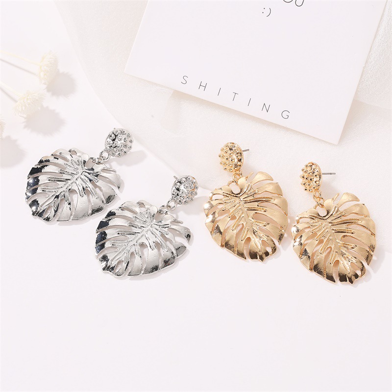 Souhaite  Vente Chaude De Mode Évidé Feuille-shapepd Boucles D'oreilles Ethniques Style Look Classique Croix-frontière Fournir En Stock En Gros display picture 3