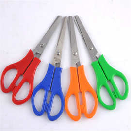 不锈钢塑料柄５寸家用小剪刀学生剪刀儿童剪刀多色线头剪