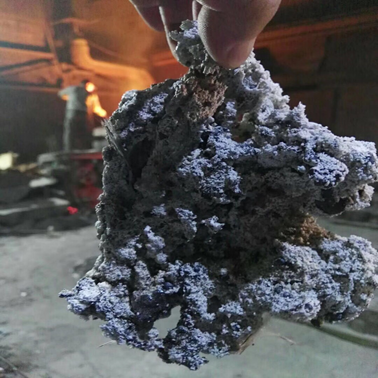信阳珍珠岩厂家供应特效铁水扒渣聚渣用珍珠岩除渣剂