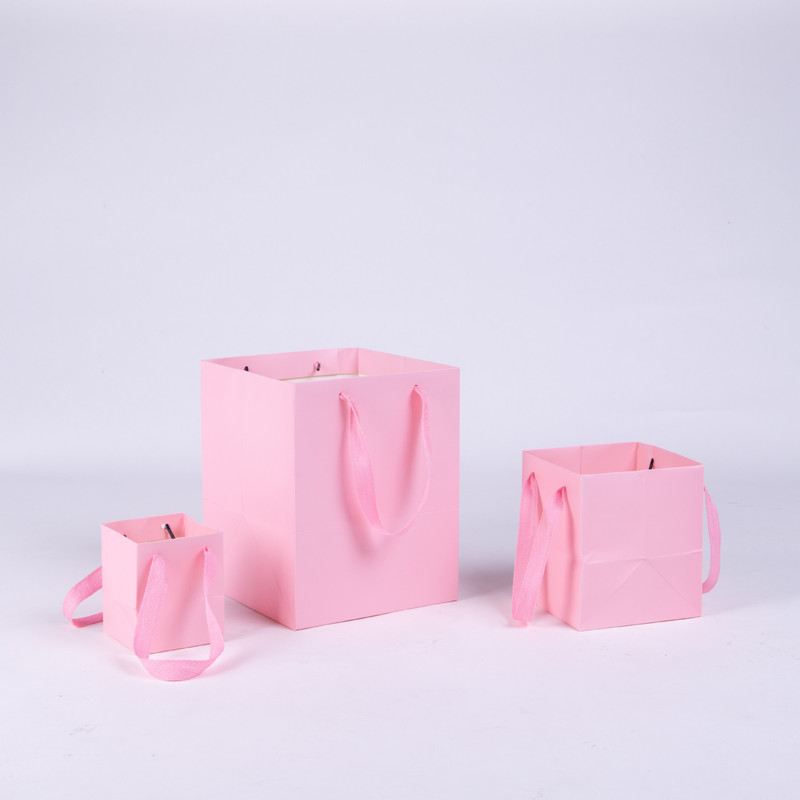 Square Gift Bag Spot Takeaway Handbag Cake Packaging Bag Gift Bag Wide Bottom Pink White Cardboard Bag Square Gift Bag Spot Takeaway Handbag Cake Packaging Bag Gift Bag Wide Bottom Pink White Cardboard Bag