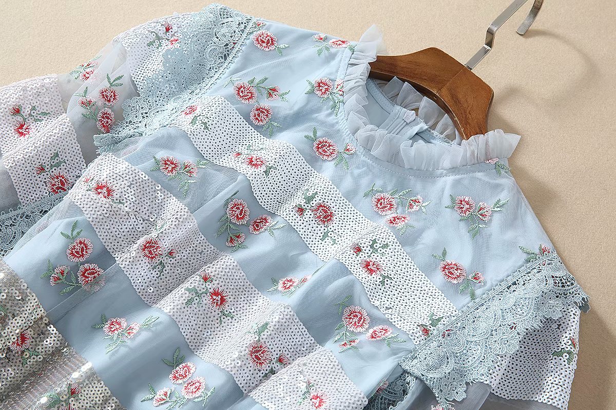 1219-05 珠片绣小花连衣裙码数SMLXL颜色蓝色杏粉色