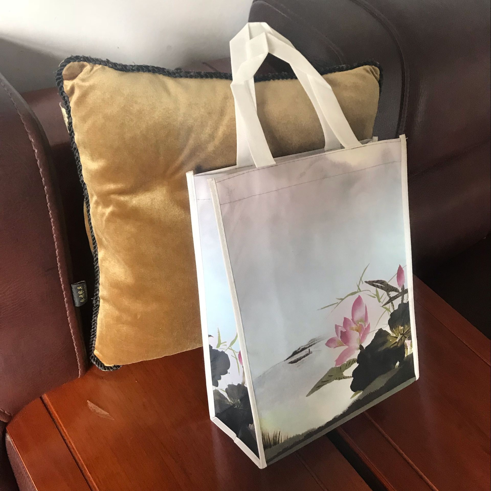 红酒无纺布袋定订白酒啤酒环保袋制做北京上海广州深圳绒布袋厂家