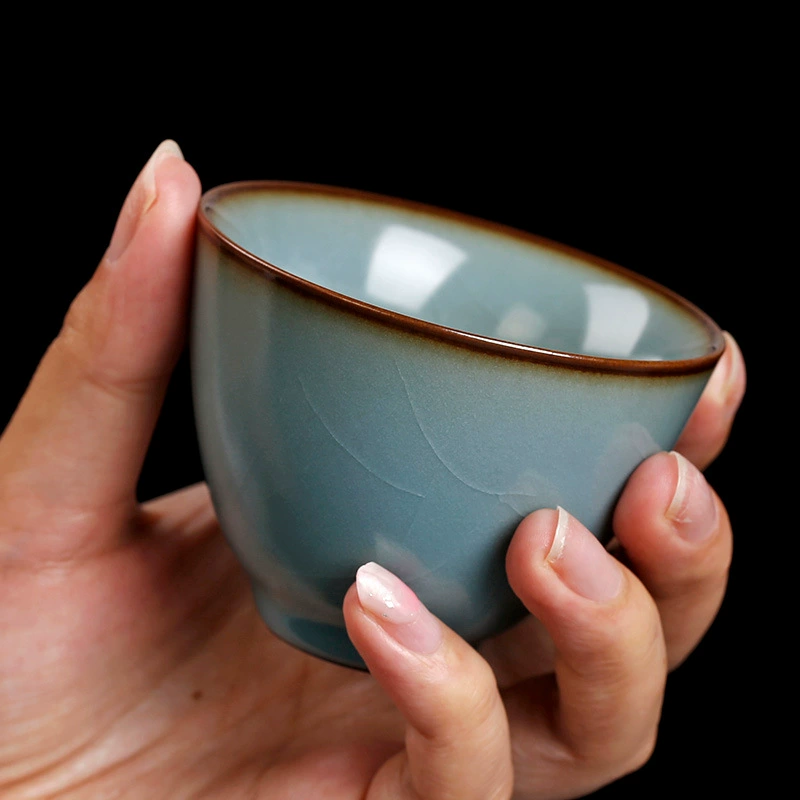 Ru kiln master's cup opens to cultivate kung fu, small tea cup, ceramic pure handmade tea cup, single hand-made Ru porcelain tea set