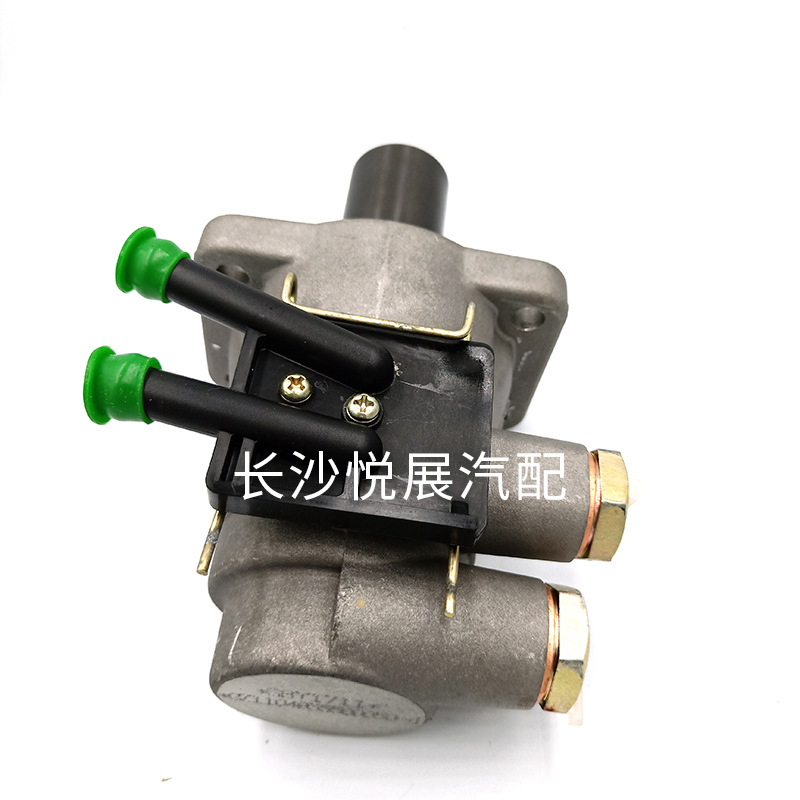 福田奧鈴捷運制動總泵4 拷貝