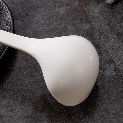 Creative home restaurant kitchen long handle large plastic PP soup spoon spoon porridge spoon kitchen utensils factory direct sales