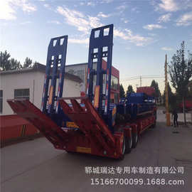 六桥拖车 低平板半挂车图片价格 专业运输挖掘机的拖挂车配置行情