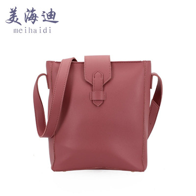 2020夏季新款休闲PU女包纯色复古水桶包大容量单肩包