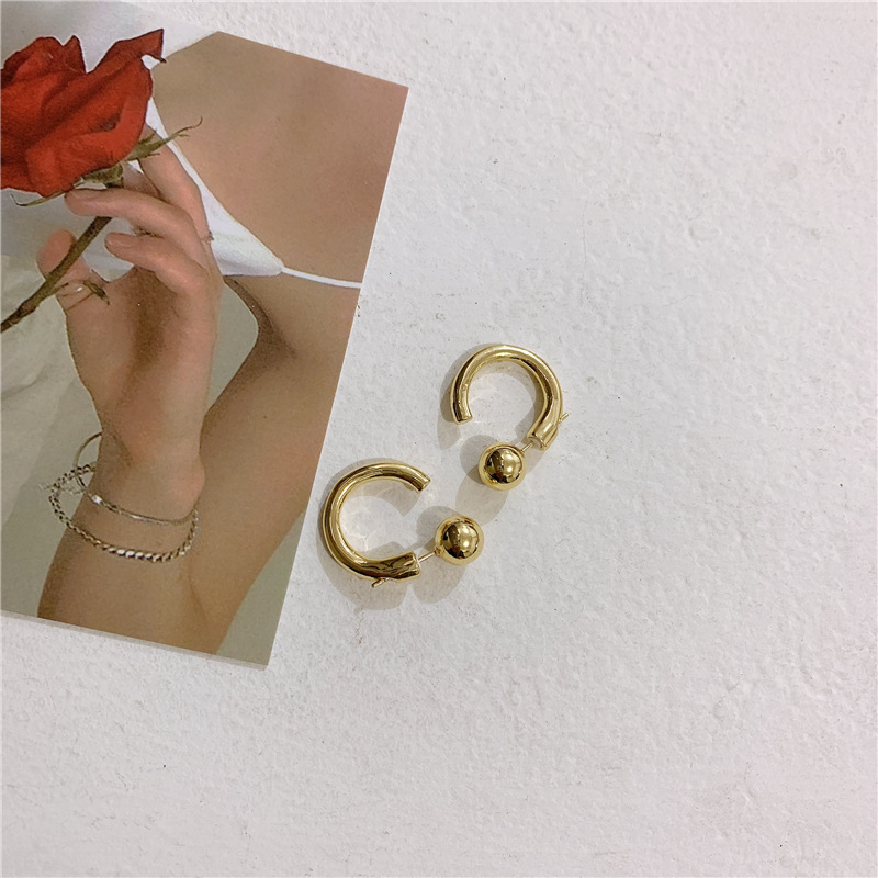 Metal Arc Earrings Gold Bean Ear Studs Back Insert C-shaped Earrings display picture 7