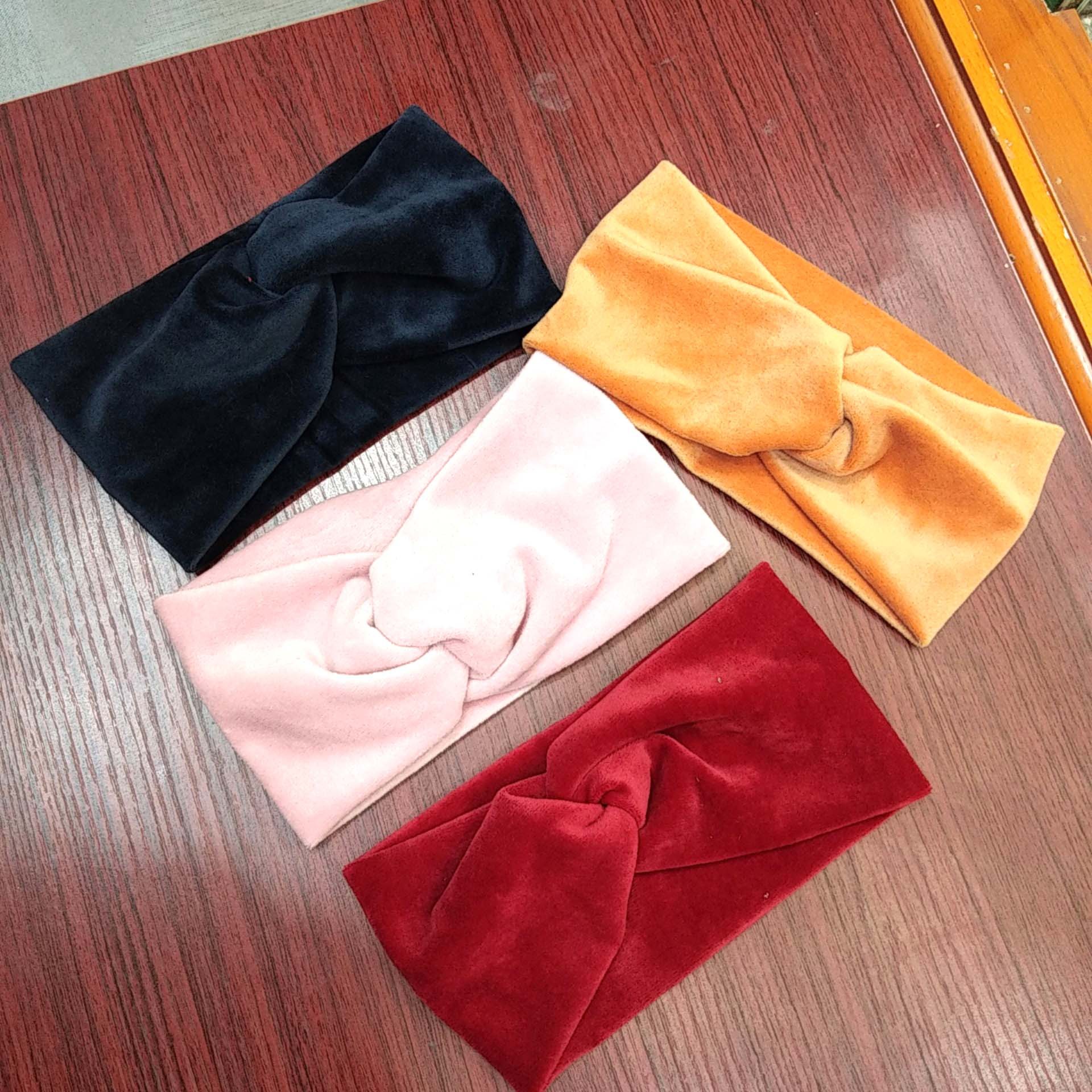 Korean Fashion Autumn And Winter New Wide-brimmed High-end Cross Hair Band Fabric Plush Fashion Hair Accessories Hair Headband Ladies Wholesale Nihaojewelry display picture 2