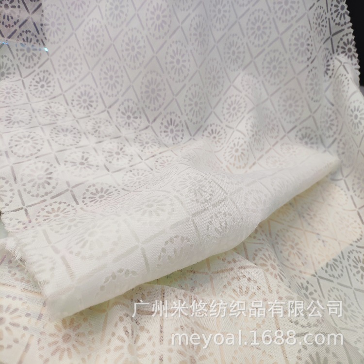 方格圆圈镂空烧花 规则几何烂花 轻薄柔软 棉质透气春夏面料