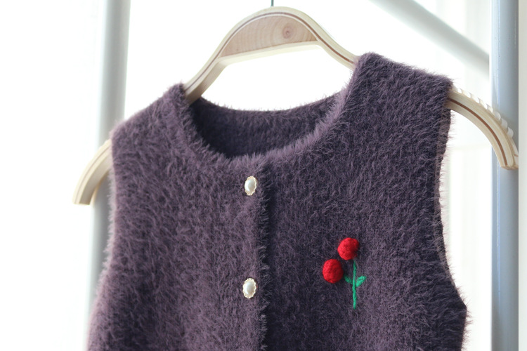 樱桃手工花开衫马甲