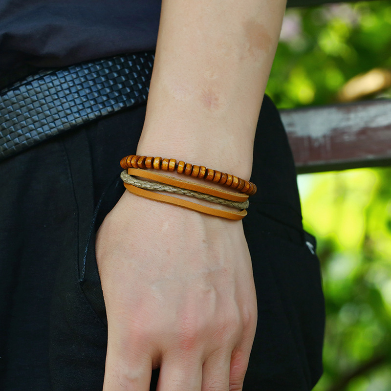 Vintage Multi-layer Cowhide Bracelet New Wooden Bead Bracelet Simple Bracelet Bracelet Wholesale