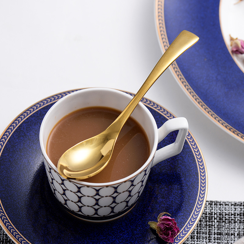 3825053346_1871296476