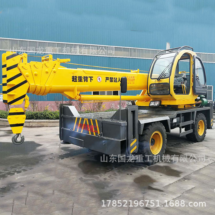 四驱越野吊重行走吊 供应轮式越野起重机 自行走吊车生产厂家全地