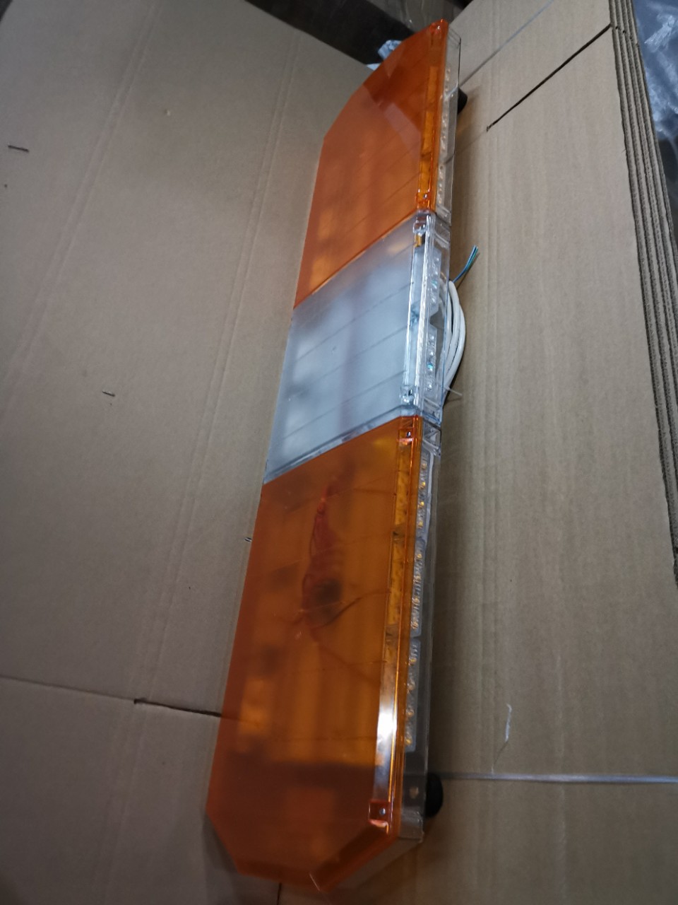 High-Power Yellow Warning Light for Engineering Vehicles, Suitable for High-Speed Maintenance Vehicles, Long-Row Warning Light for Rooftop Use in High-Speed Maintenance