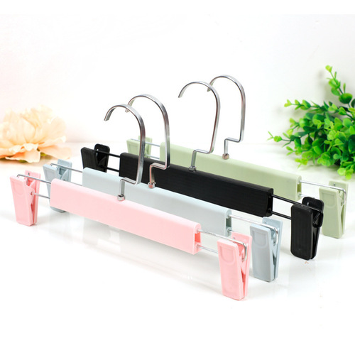 Wholesale non-slip plastic hangers, pants hangers, pants clips, skirt clips, underwear hangers, cabinet underwear clips, drying clothes hangers, clothing store racks