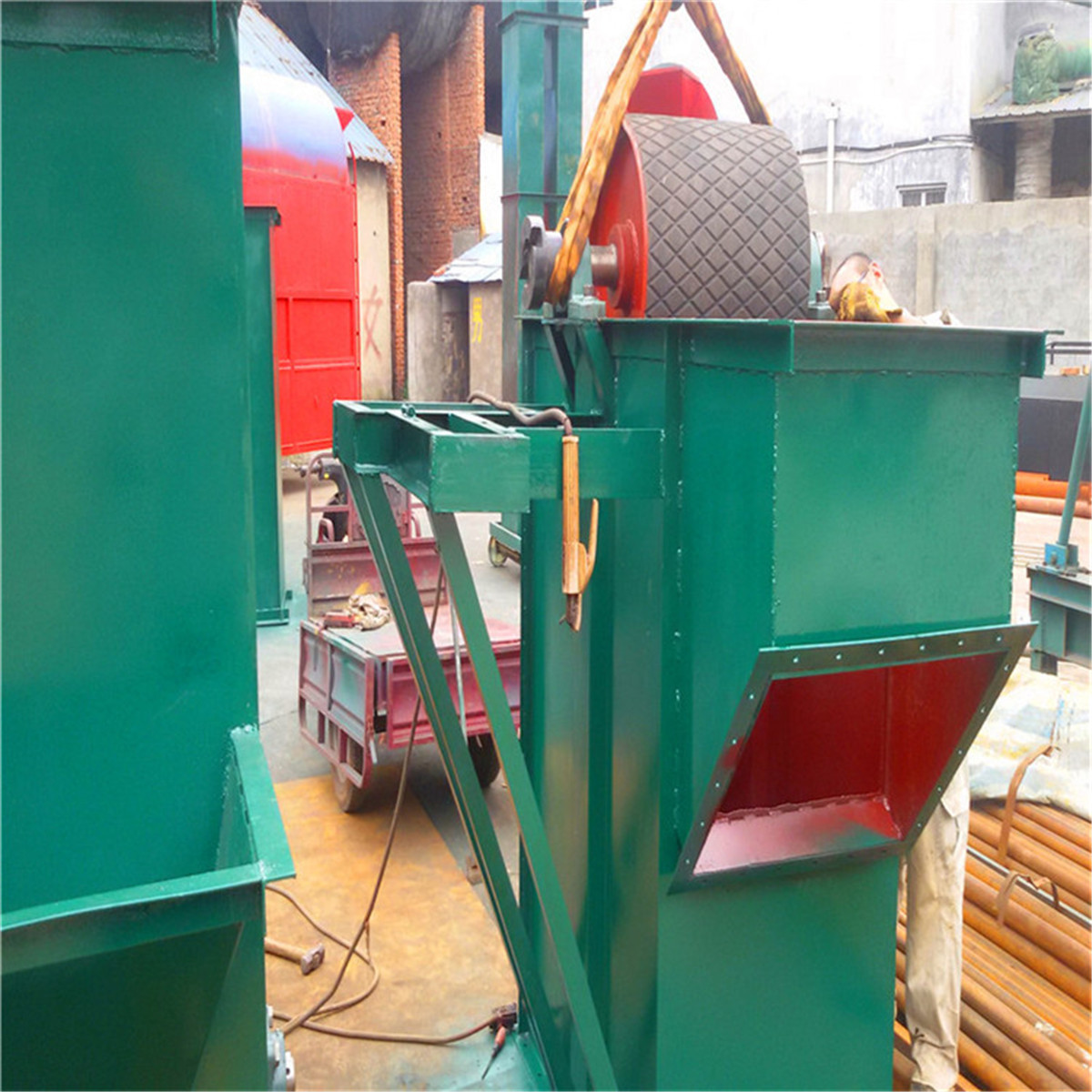 斗式提升机研发