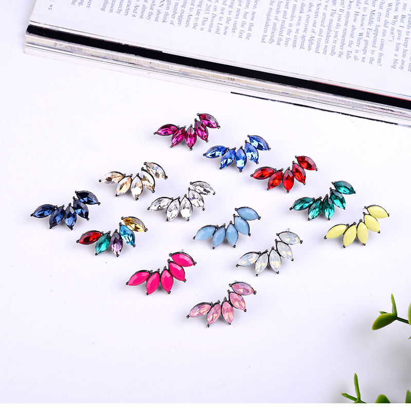 7g Weight Rhinestones Inlay Material Drop Earrings Classification 1 Pair Quantity Daily Occasion Alloy Material Geometric Pattern Women'S Gender Plating Design Retro Style 1 Pair Retro Geometric Alloy Plating Rhinestones Women's Drop Earrings 21
