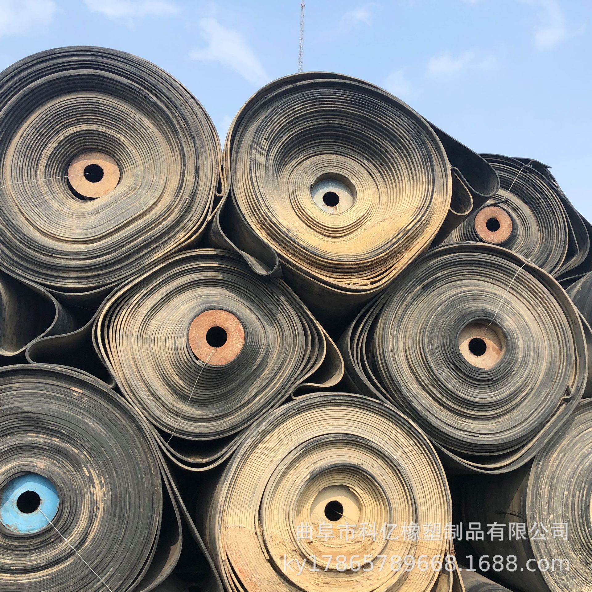 厂家直供 矿场旧传送带 车间厂房废旧输送带 耐磨钢丝铺地输送带