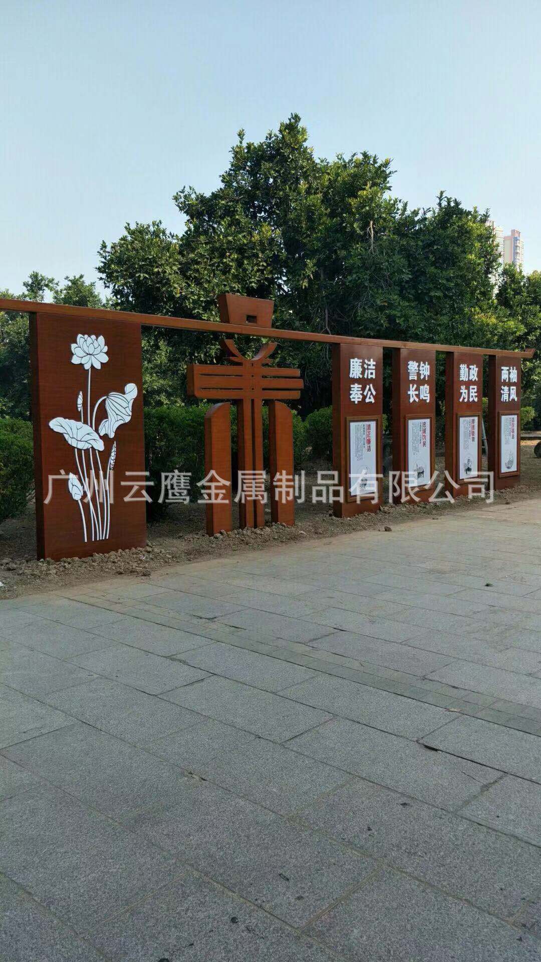 厂家专业定做木纹宣传栏  小区宣传栏 户外宣传栏 仿古宣传栏
