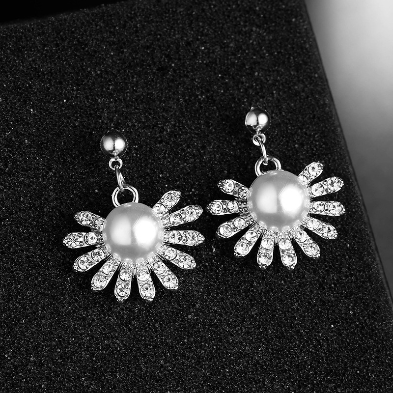 simple new tassel pearl rhinestone sunflower shaped drop earrings wholesalepicture1