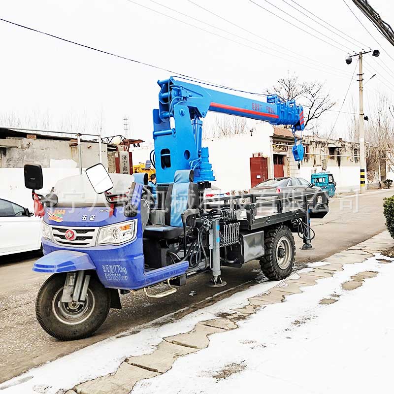 25/28/32马力五征三轮车加装随车吊吊机 3吨5吨三轮小吊车生产厂