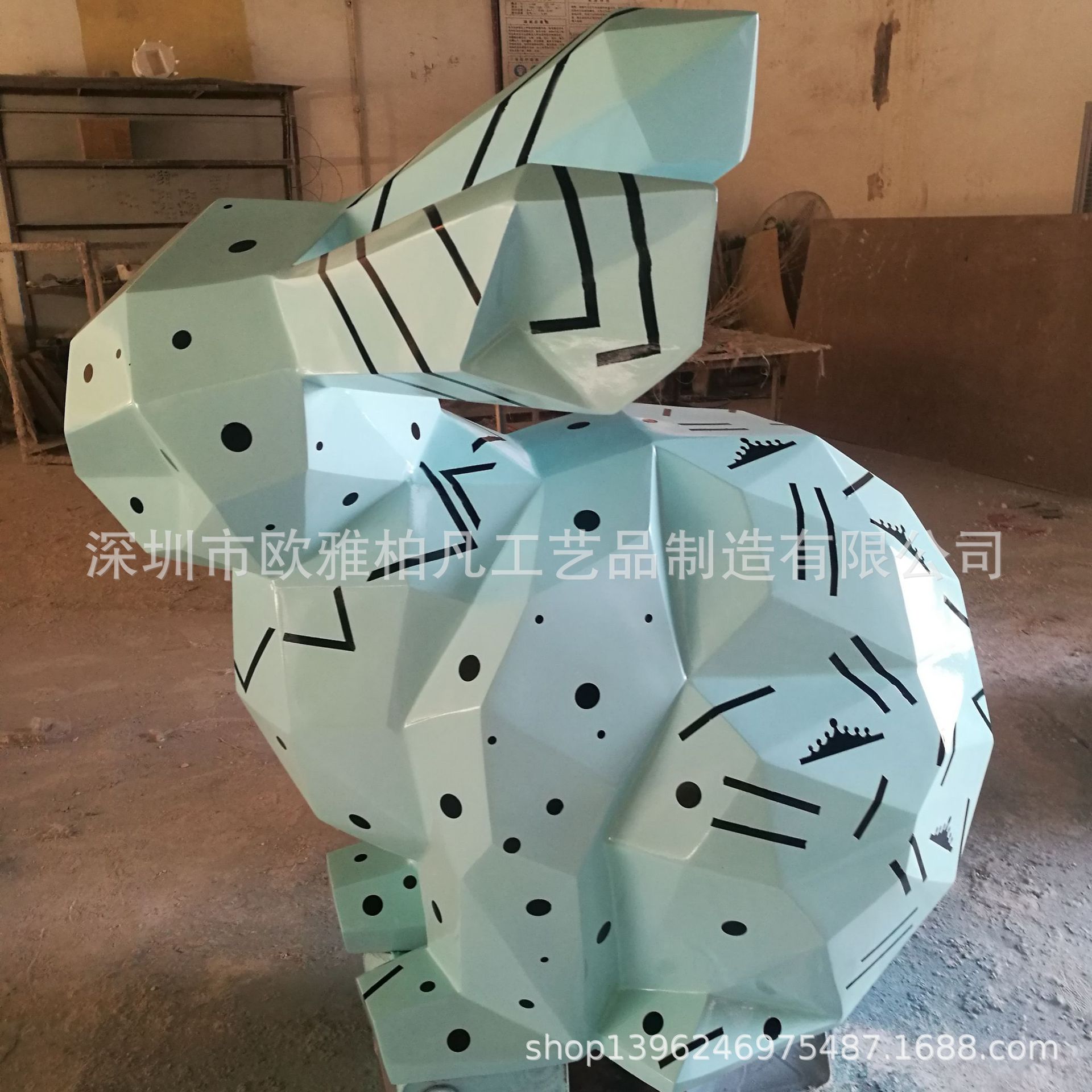 供应玻璃钢卡通 仿生仿真人像造型  影视动漫玻璃钢卡通