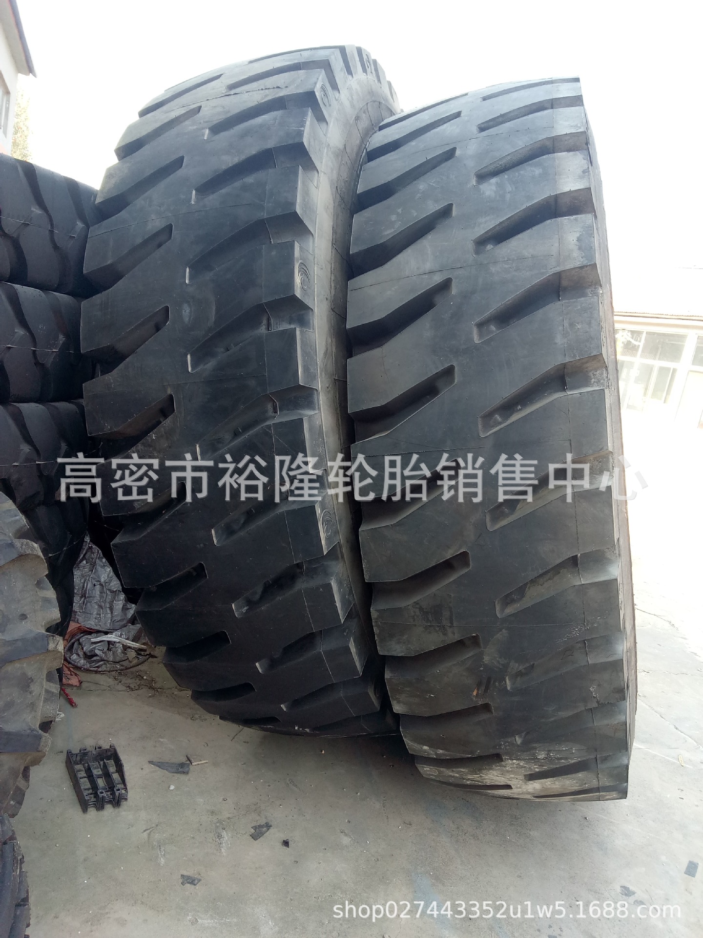 27.00r49工程装载机轮胎卡车矿体自卸车矿用轮胎