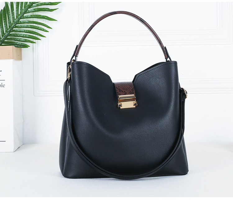 Women's Large Pu Leather Solid Color Vintage Style Square Buckle Bag Sets display picture 6
