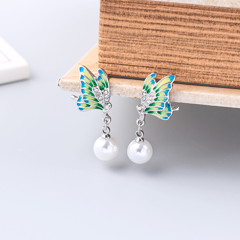 Sterling Silver Earrings Korean Crystal Diamond Butterfly Earrings New Pearl Earrings display picture 1