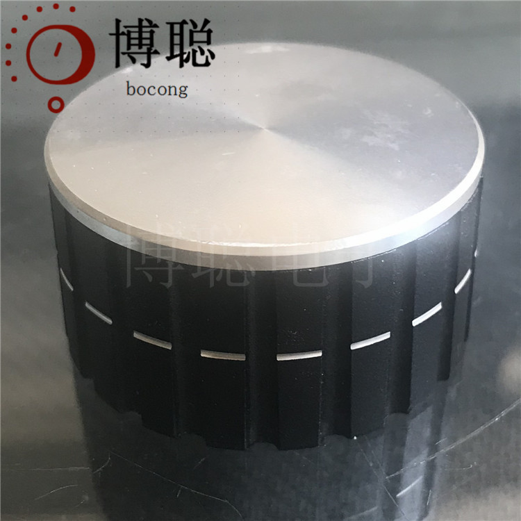 ���ҹ�Ӧ��ɫ���������������Ͻ���ť ֱ��41*22������λ��ñ��