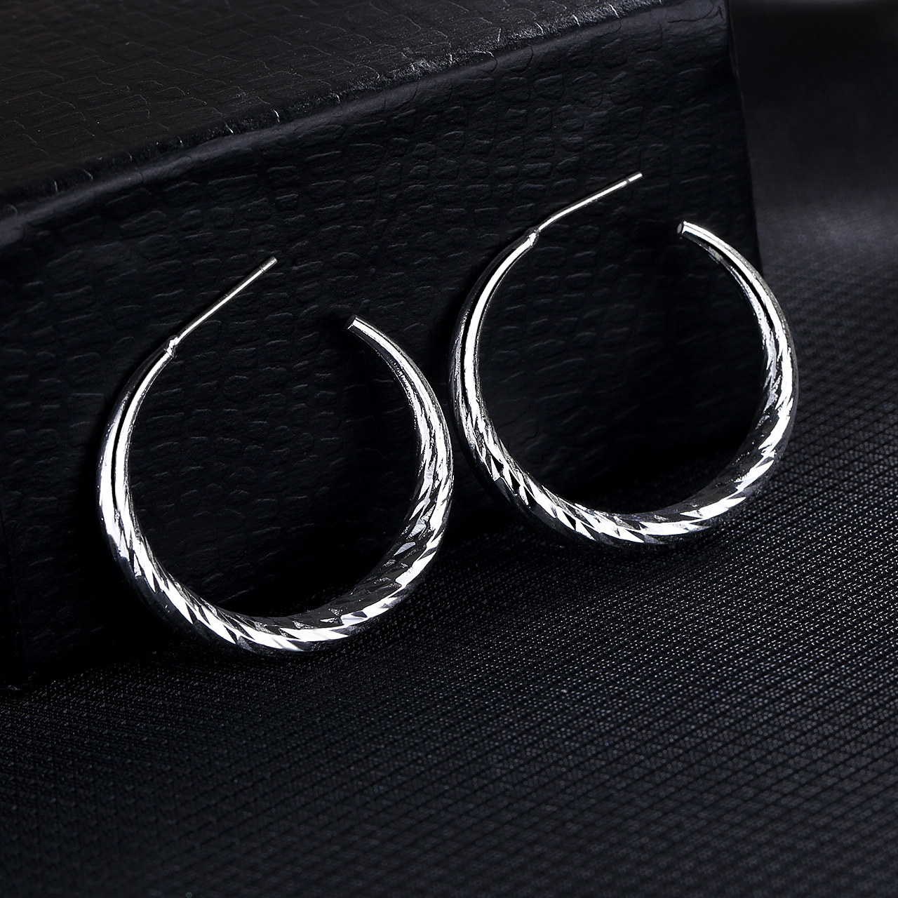 925銀針歐美爆款耳飾空心管車花新品 廠家直供 跨境蛇肚耳環批發
