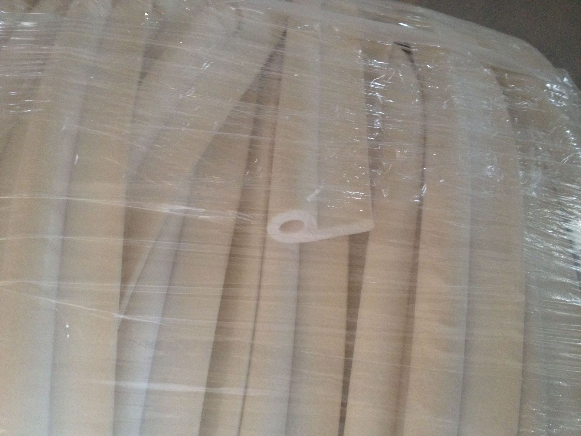 9字条密封条 硅胶发泡条 P型耐温发泡条