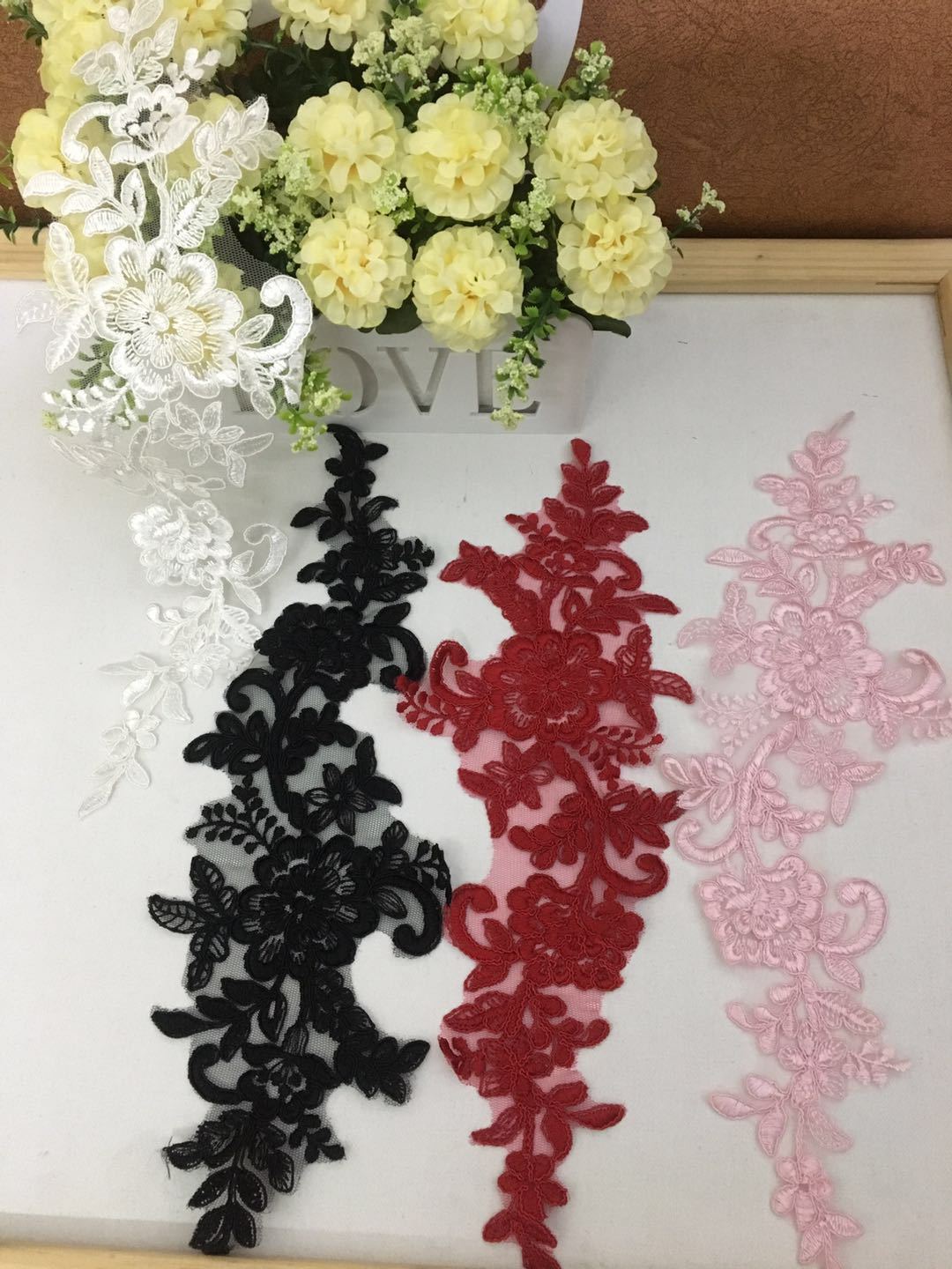 出口精美车骨刺绣花朵 多色刺绣蕾丝花朵 车骨花边辅料