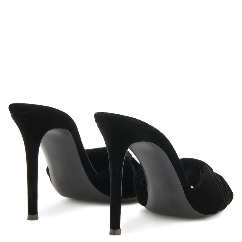 black heels (4).jpeg
