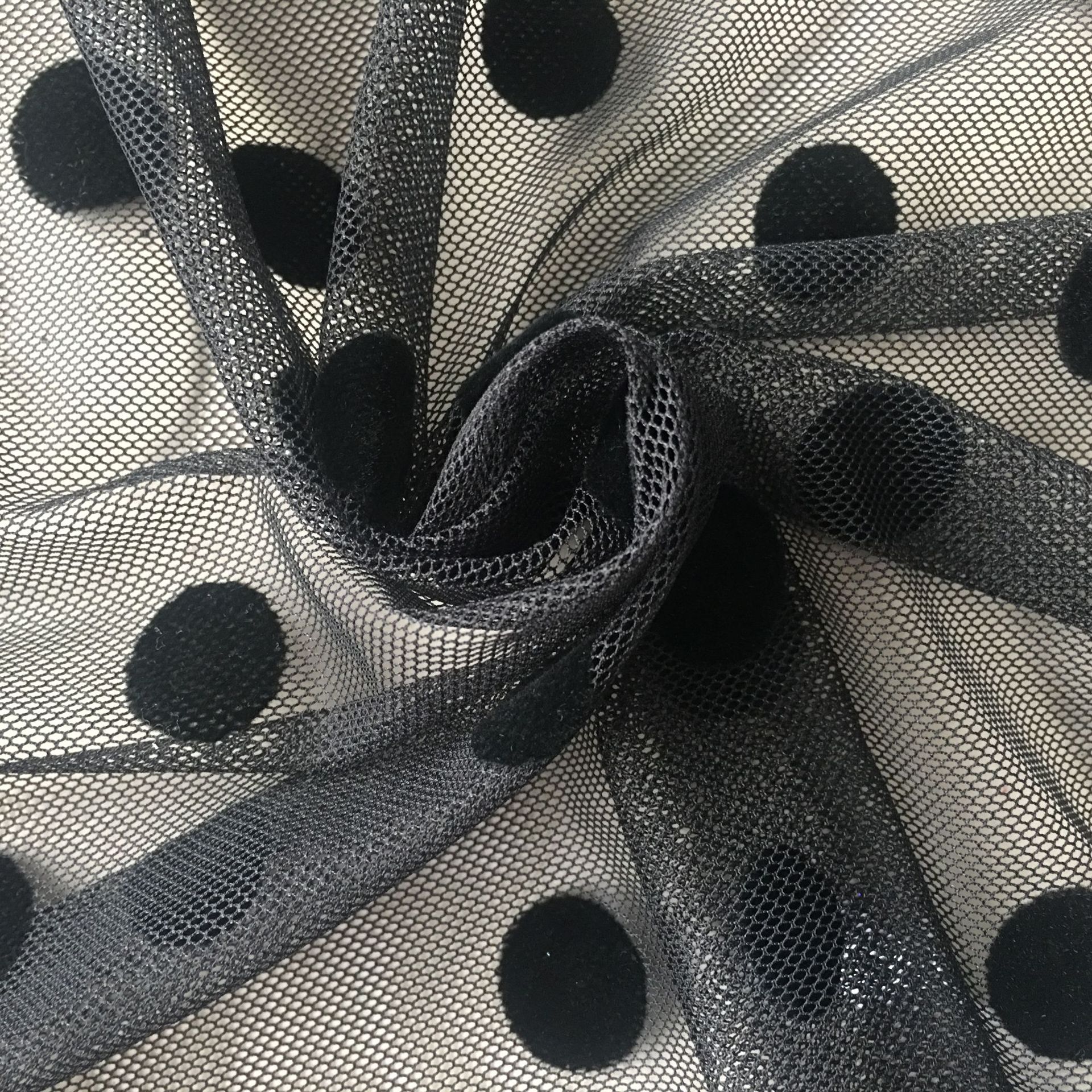 2021年   涤纶网布植绒  厂家销售 童装面料   网布植绒