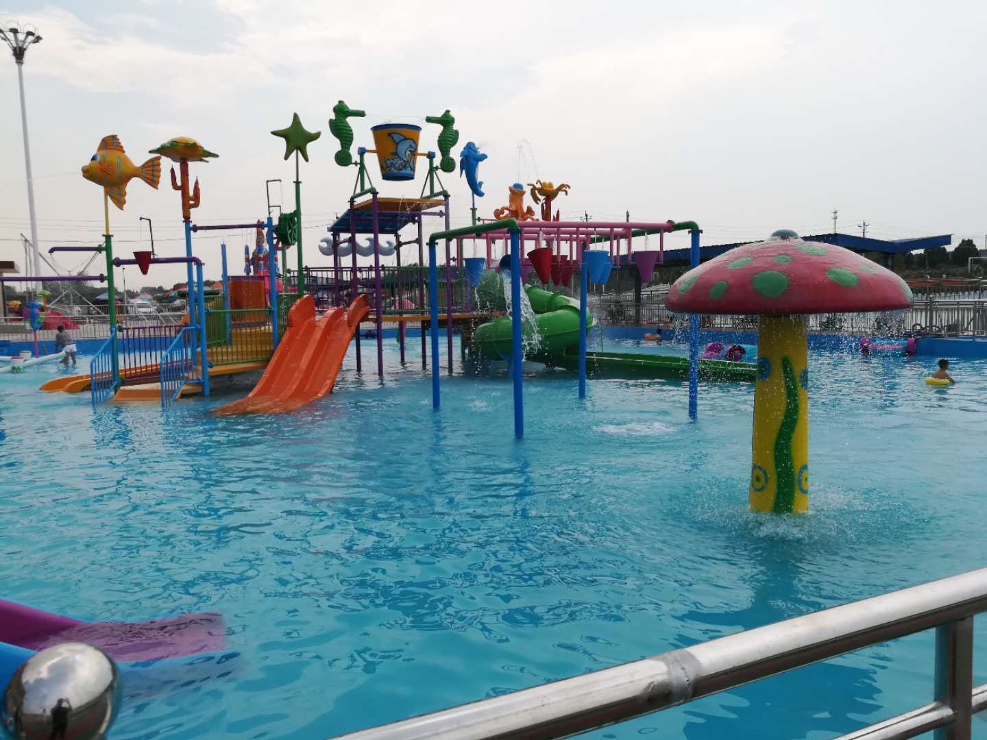 张家界市大型水上乐园设备 水上滑梯组合 水上乐园 家庭组合滑梯
