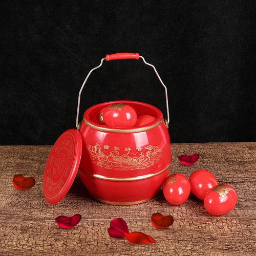 Red plastic wedding heirloom bucket, wedding supplies, bridal dowry, bathroom decoration, popular toilet.