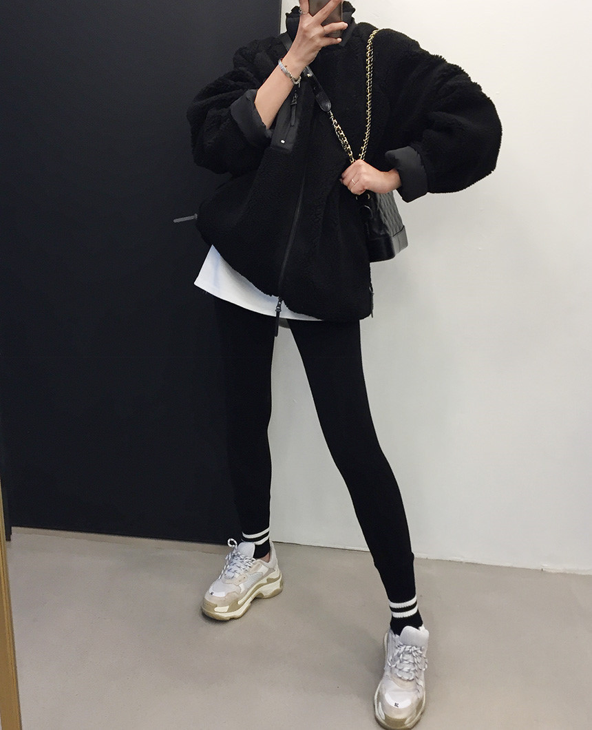 Women's Lamb Wool Coat With Pocket Detail And Stand Collar_voghion.com