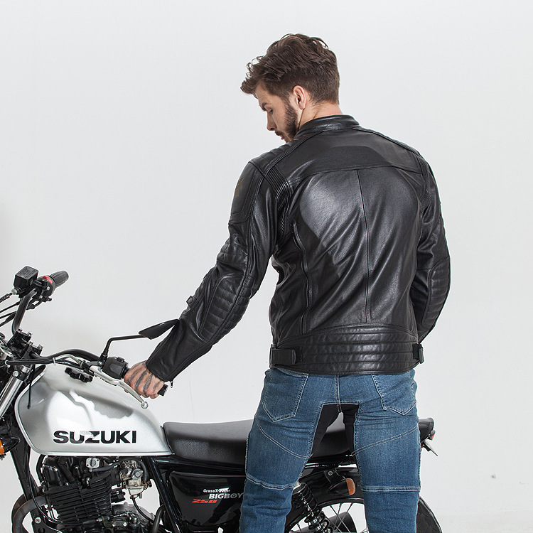 �ź������˶����з�п��ļ�ͨ��Ħ�г����з�ţƤ�̼п���ĥ