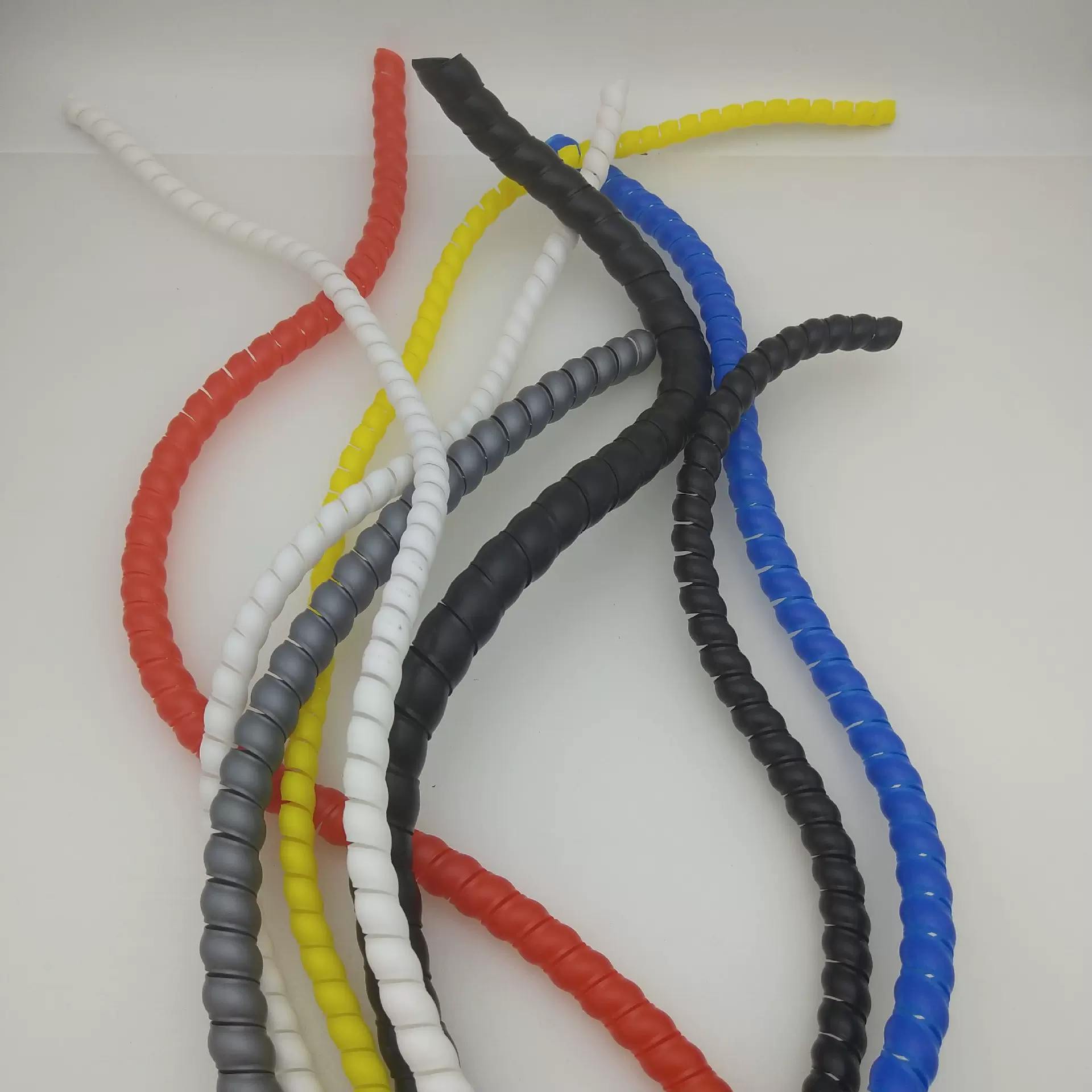 防晒螺旋油管绕线管抗老化液压胶管防护套管电线保护套高压高压管