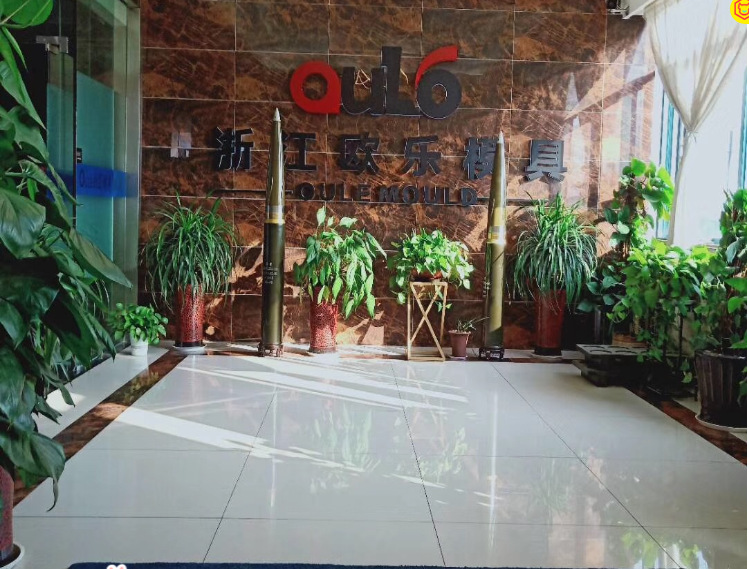 3BLW3TCJK5UROF1EH{I@3XM