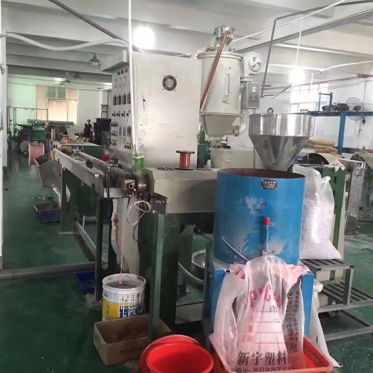 10533077595_469544537