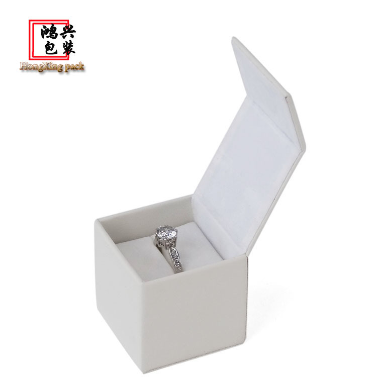 首饰盒包装4*4皮质戒指盒迷您对戒包装盒子通用礼品盒订做LOGO