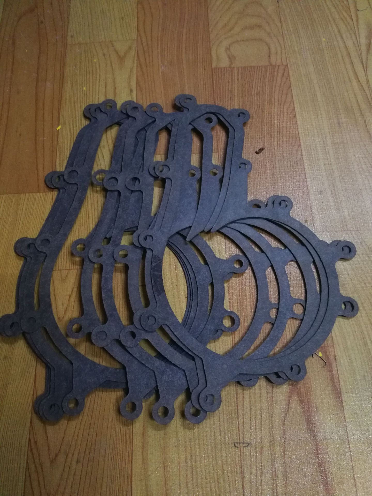 供应瑞典发动机水泵垫片1427261，1498657