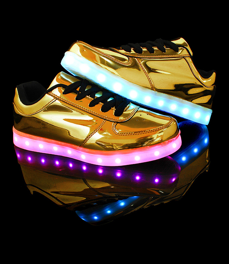 2019 Wiosna Nowe Światło Kolorowe LED Luminous Para Nocne Światło Niskie Top Casual Buty Deskorolkowe_voghion.com