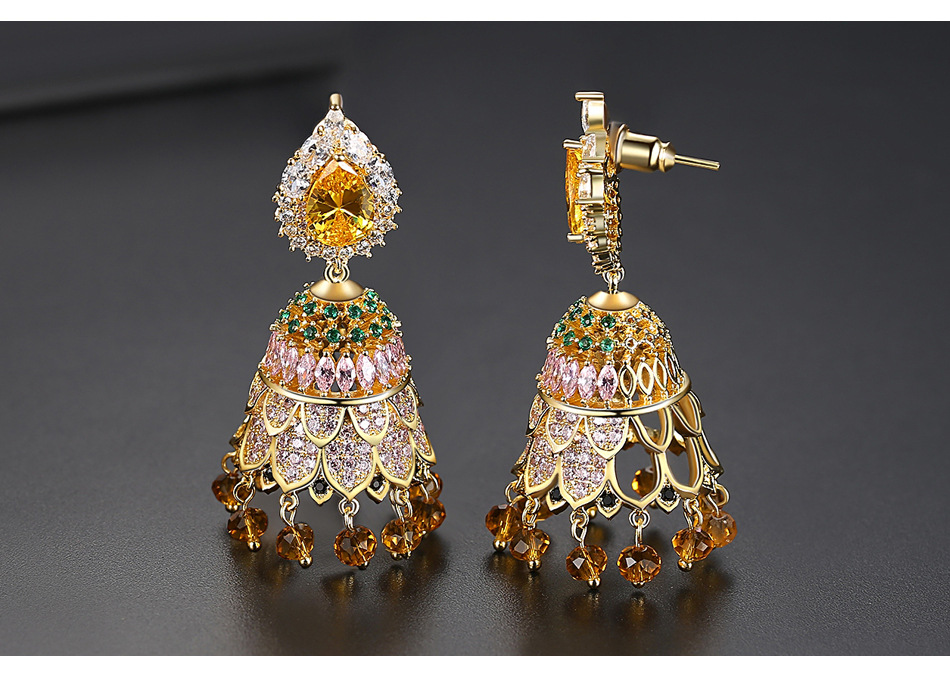 Jinse Mengyuan Boucles D'oreilles Europe Et En Amérique Croix Vintage Frontière Populaire Vent Carillons Femmes Cuivre Boucles D'oreilles Cloutés Avec Zircon Stud Boucles D'oreilles Cadeau display picture 2