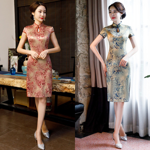 Chinese Dress cheongsam for womenA long and rich cheongsam