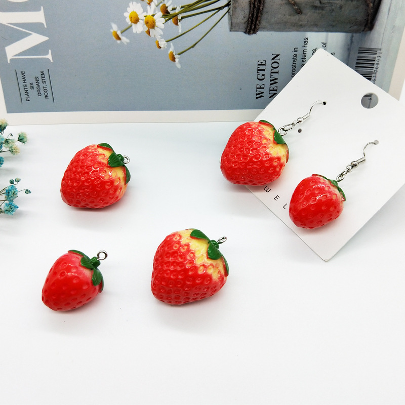 10 PCS/Package 20 * 25mm 28 * 31mm Hole 3~3.9mm Resin Strawberry Pendant display picture 1