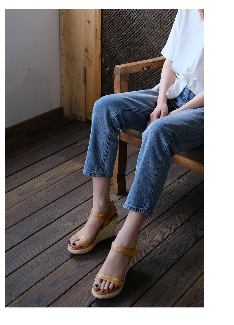 Sandal nữ đế xuồng dệt rơm da bò quai ngang khóa chữ — Màu nâu chi tiết 14